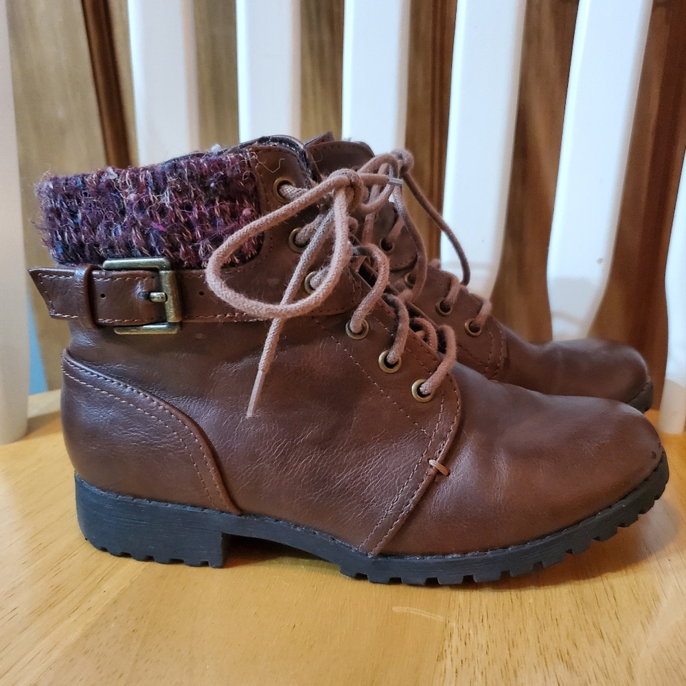 Girls boots size 1